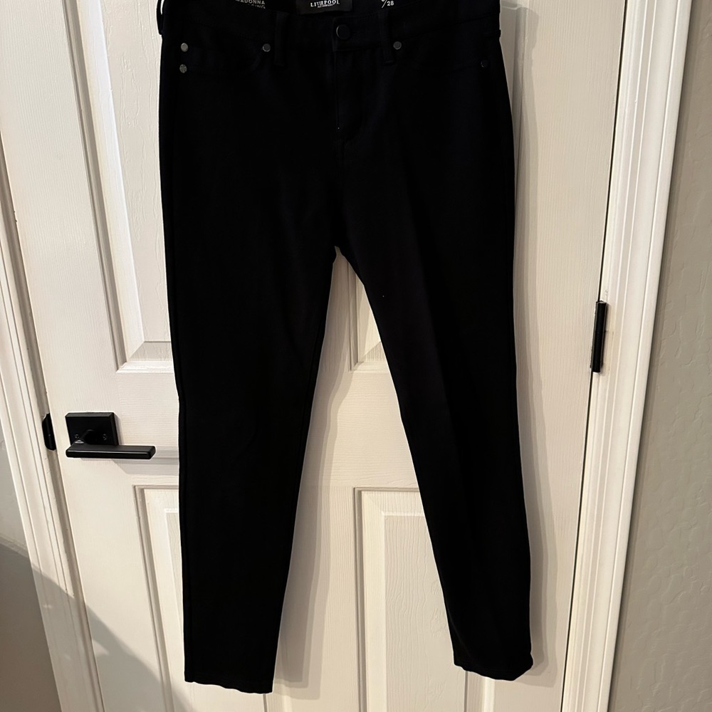 Black jegging size 6/28